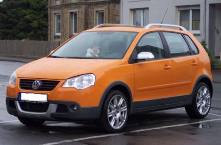 800px-volkswagen_cross_polo_orange_vl На российском рынке начинается продажа автомобилей семейства Volkswagen Cross