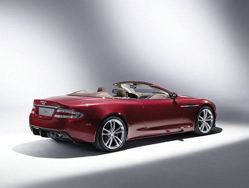 2 Новый шпионский автомобиль от Aston Martin