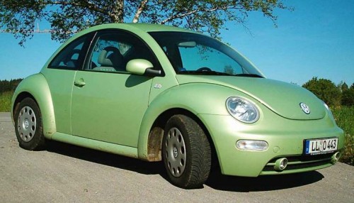 Непонятно чем именно, но все-таки не угодил второй автомобиль от Volkswagen - New Beetle или «Жук»