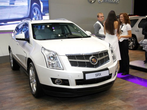 bg800_381803-500x375 Cadillac показал москвичам новое поколение кроссовера SRX и CTS Coupe