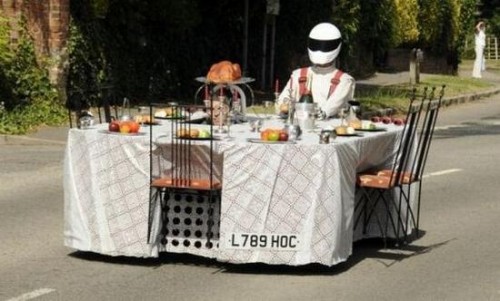 perry-watkins-motorized-table-aka-fastfood_WDpDv_3868-500x301 Завтрак за столом на скорости 210 км/ч