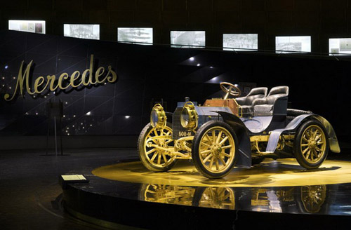 mercedes-benz-museum-26_1302_ В Германии отмечают юбилей первого автомобиля