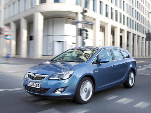 bg800_412195 Opel определился с российскими ценами на универсал Astra Sports Tourer