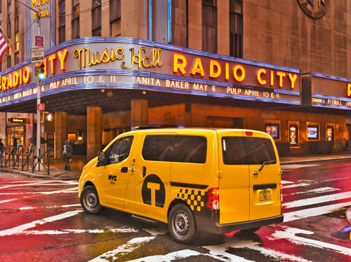 bg800_452734 На автосалоне в Нью-Йорке Nissan покажет новое такси 