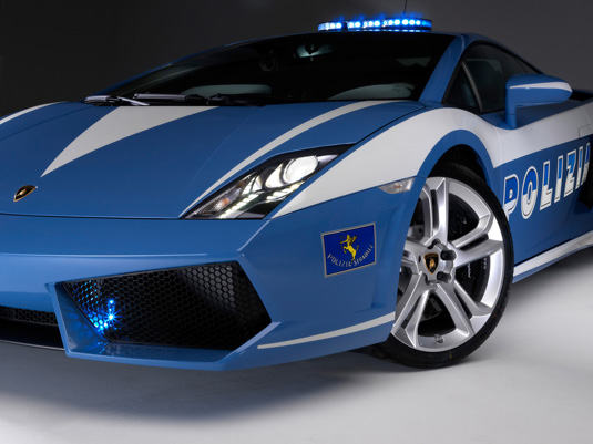 Компания Lamborghini подарила полицейским спорткар GALLARDO LP 560-4