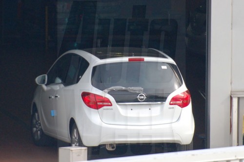 Шпионские снимки нового Opel Meriva