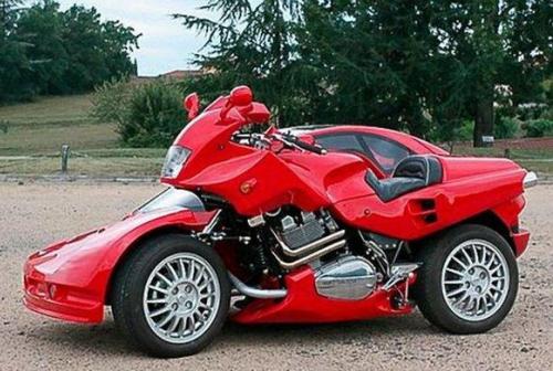 Ferrari: «мотоцикл-автомобиль»