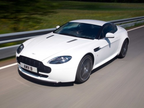 Aston Martin открыл продажу на ограниченную версию V8 Vantage для поклонников автоспорта