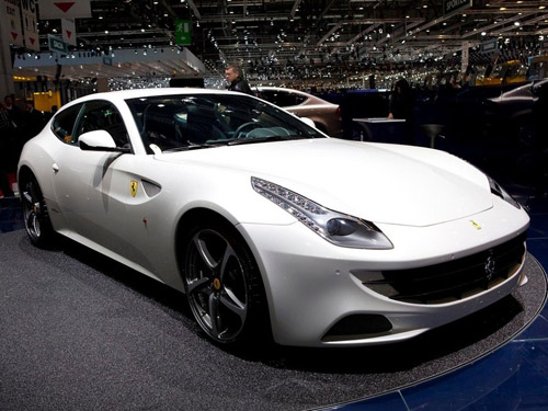 Приемник Ferrari 599 будет выпущен на базе полноприводной FF