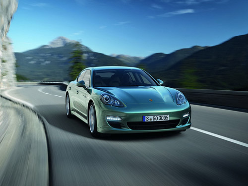 Летом поступит в продажу дизельный хэтчбек Porsche Panamera