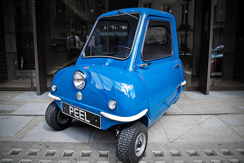  В Великобритании решили возобновить выпуск самого маленького в мире автомобиля 